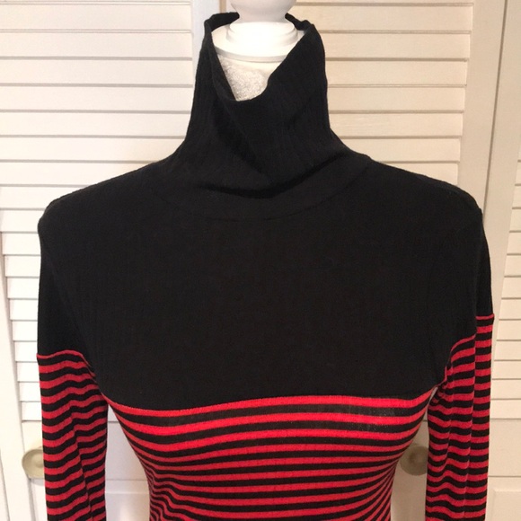 BODYCON | Eye Catching Red and Black Dress - Picture 2 of 4